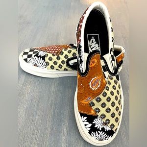 Vans Classic Slip-On Tiger Patchwork size 7.0 Women/ 5.5 Men